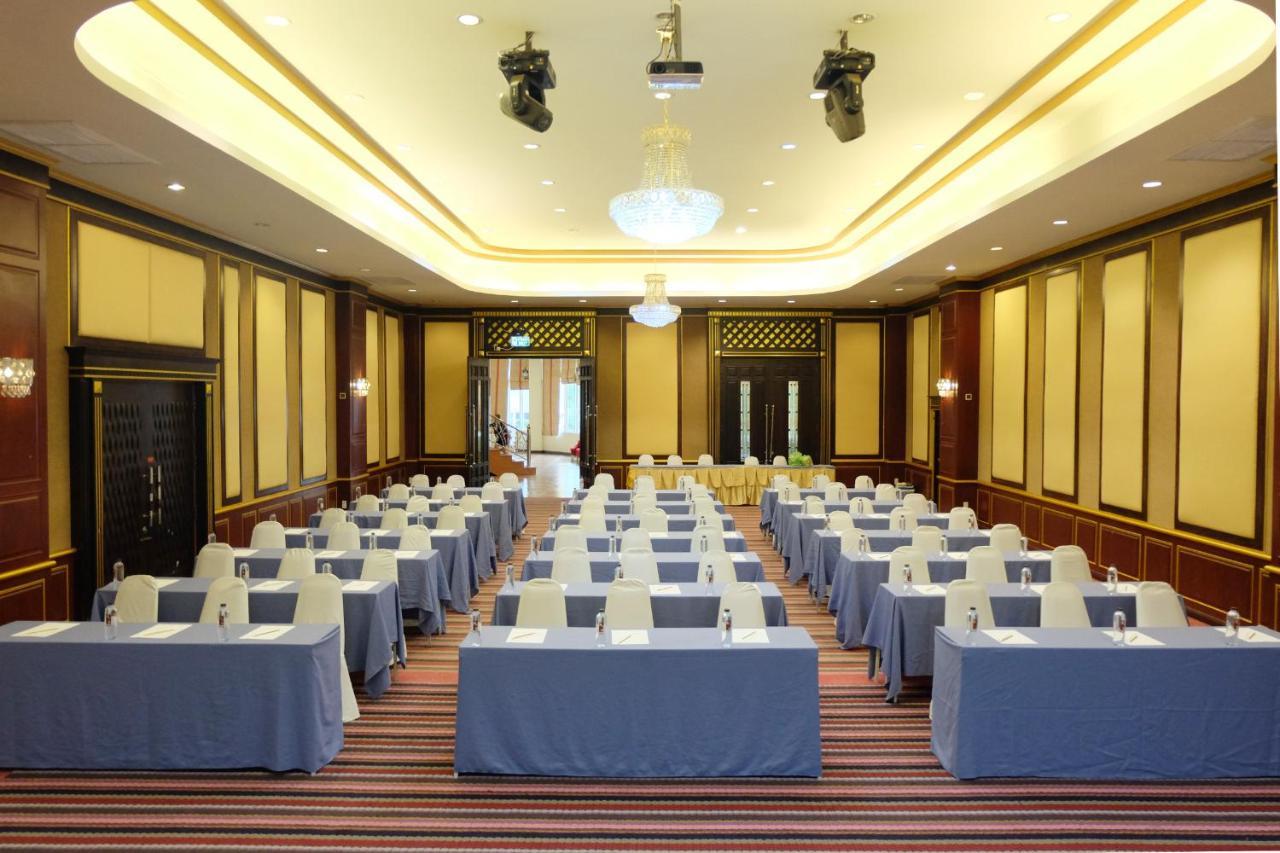 Grandhill Resort&Spa Nakhon Sawan Exterior foto